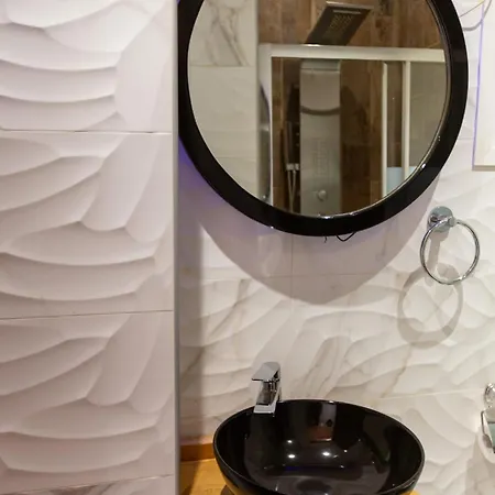 Modern Design Close To Center Apartman